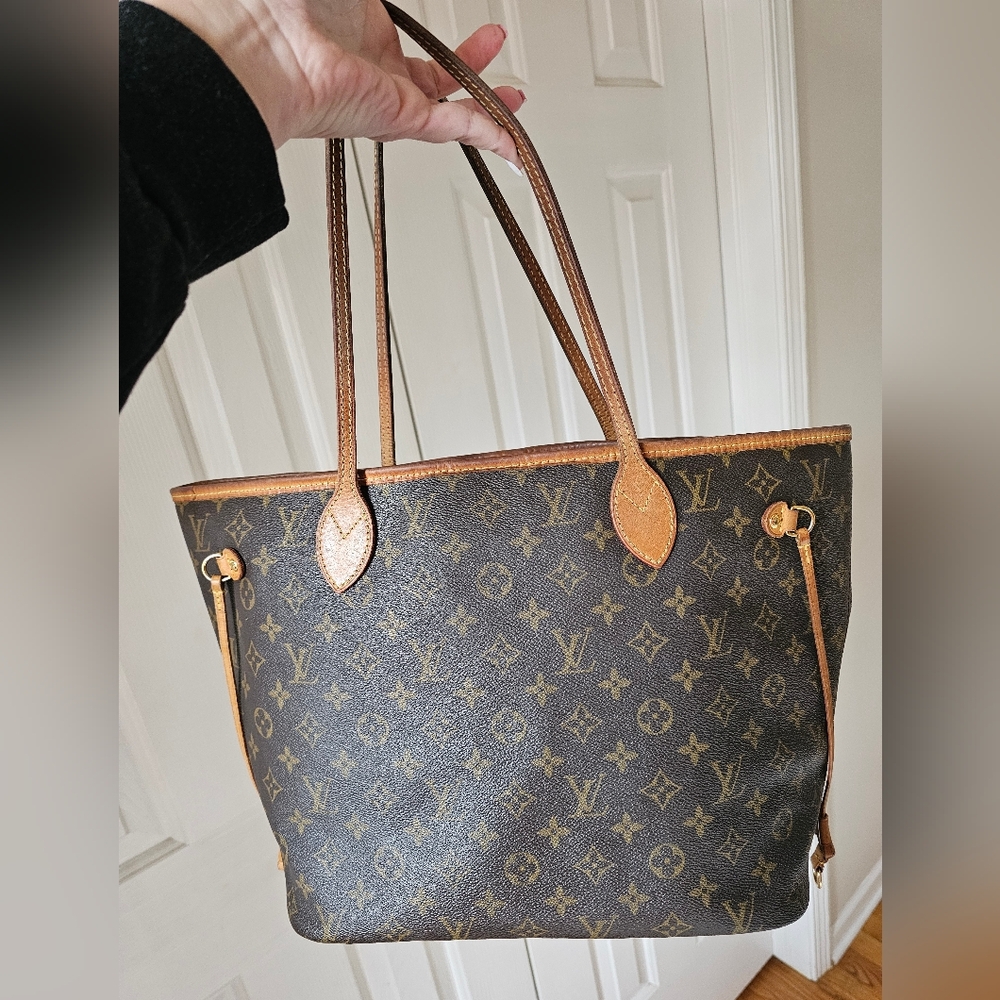 Authentic Louis Vuitton Neverfull Monogram MM